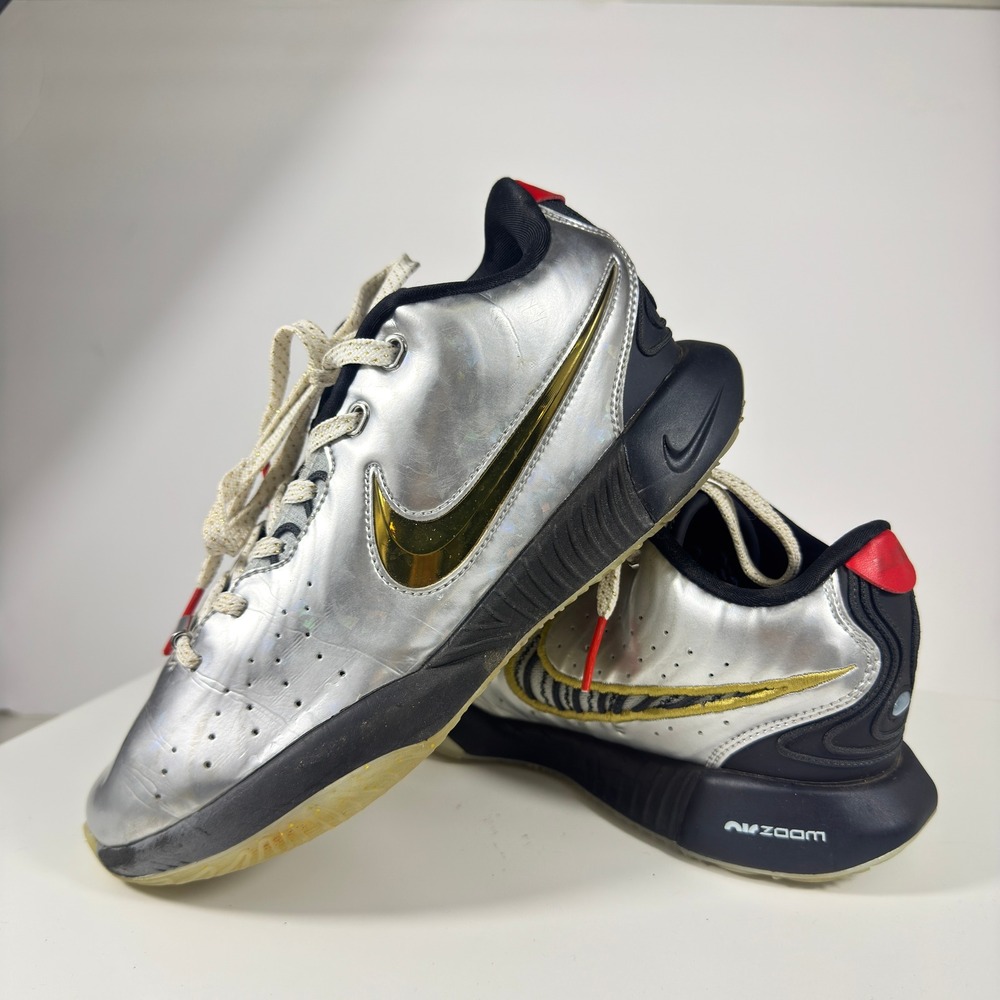 Nike LeBron 21 GS Basketball Shoes Youth 5Y Silver Gold FJ1530-001 Metallic Air